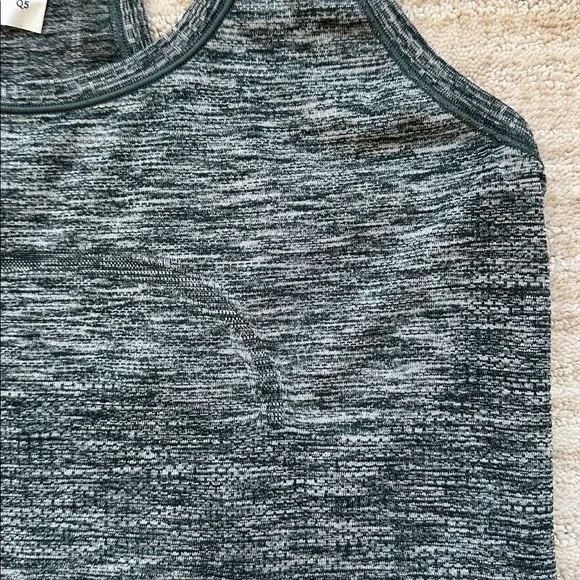 Like New Lululemon Run: Swiftly Tech Racerback Space Dye Heathered Green Size 6 - Picture 8 of 14